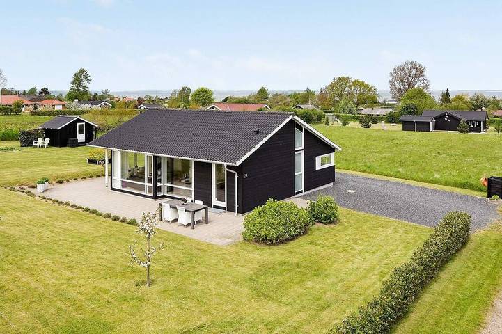 Ferienhaus für 7 Personen, mit Balkon und Garten in Købingsmark Strand