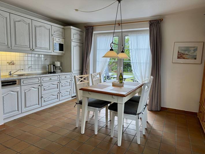 Ganze Wohnung, Gemütliche 2-Zimmer Ferienwohnung mit Terrasse in ruhiger Lage von Westerland in Westerland, Sylt (Gemeinde)