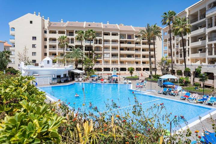 Apartahotel para 3 personas, con Balcón y Terraza además de Jardín y Piscina para niños en Los Cristianos