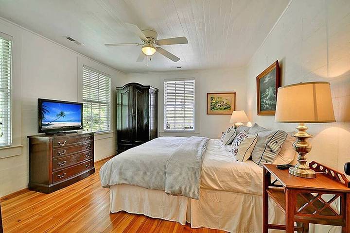 Vacation rental for 7 people, with balcony in Folly Beach