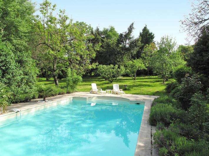 Location de vacances pour 9 personnes, avec piscine et jacuzzi ainsi que terrasse et jardin, animaux acceptés à Saint-Sulpice-les-Feuilles - 4