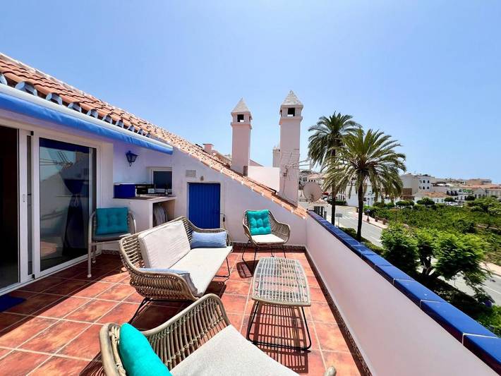 Ferienhaus für 2 Personen, mit Balkon und Terrasse sowie Garten und Pool in Maro