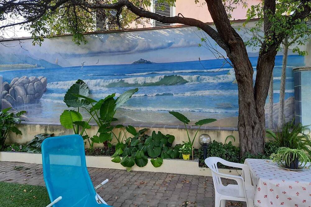 Ganze Wohnung, Arbatax Tortoli komfortable Wohnung mit einem Garten, Meer viciniss in Lotzorai, Ogliastra Provinz