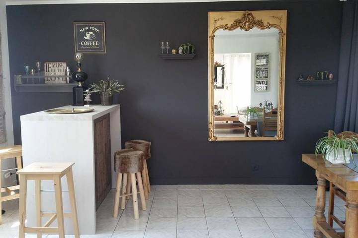 Location de vacances pour 6 personnes, avec jardin à Longueville (Manche)