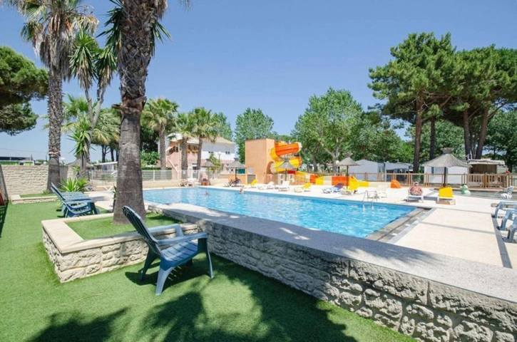 Camping pour 6 personnes, avec Bassin pour enfant et Piscine au Grau-d'Agde