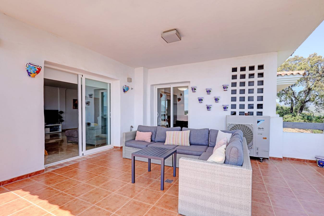 Appartement entier, Appartement "Casa de Mairena" avec vue mer et montagne et Wi-Fi. in Urbanizacion Las Jacarandas, Ojén