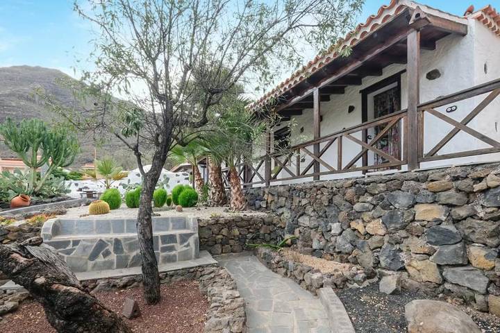Gîte pour 4 personnes, avec jardin et vue dans Tamaimo - 2