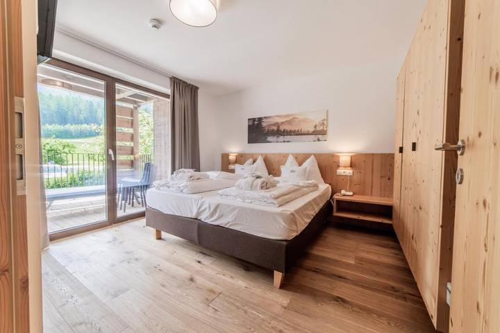 Hôtel pour 6 personnes, avec Balcon et Jacuzzi ainsi que Terrasse et Jardin à Brunico - 3