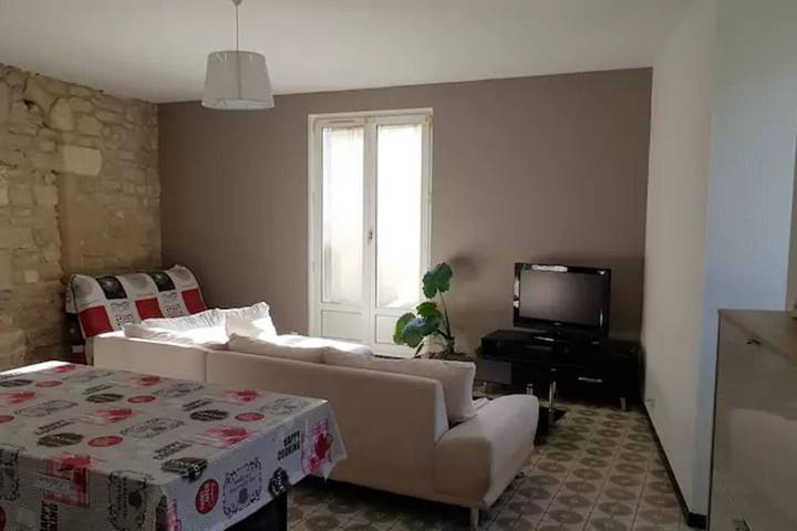 Gîte pour 6 personnes, avec jardin à Chasseneuil-du-Poitou - 2