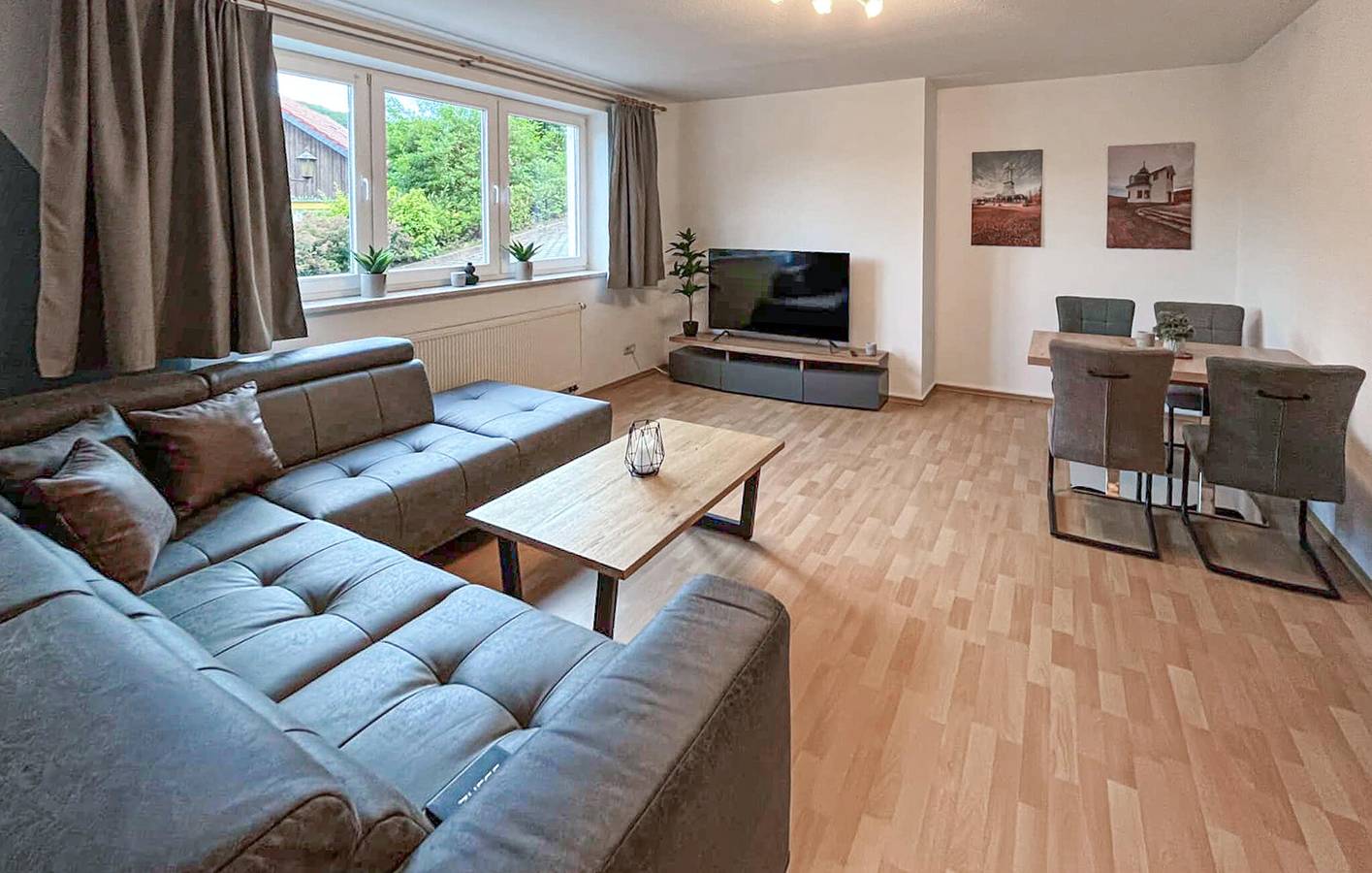 Ganze Ferienwohnung, Gemütliche Wohnung mit Terrasse, Parkplatz & WiFi in der Nähe des Stadtzentrums in Stolberg (Harz), Südharz
