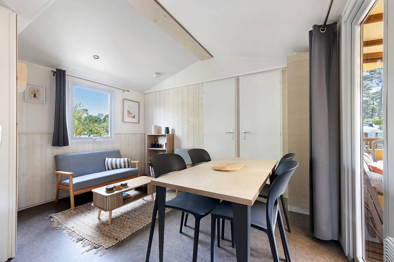 Bungalow 'Les Lodges Des Pins' met gedeeld zwembad in Claouey, Lège-Cap-Ferret