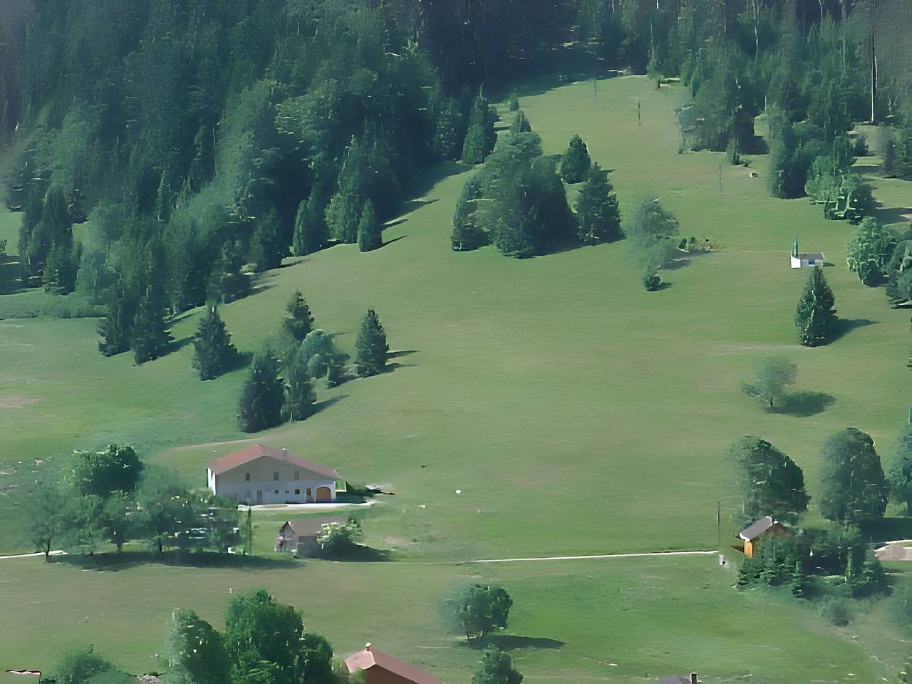 Gîte “Brimbelle - La Petite Meurthe” with Mountain View, Private Garden & Wi-Fi in Ban-sur-Meurthe-Clefcy, Parc naturel régional des Ballons des Vosges