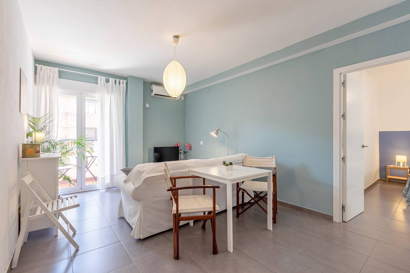 Apartamento entero, Apartamento 'Reflection' con balcón y aire acondicionado in Central Seville, Sevilla