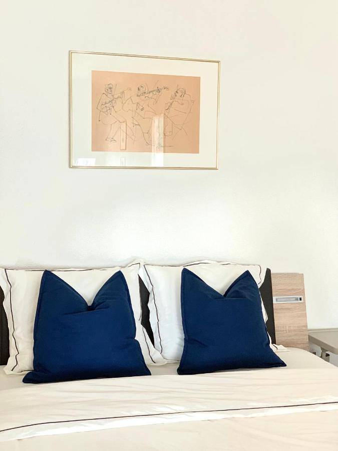 Ferienwohnung für 2 Personen, mit Seeblick und Ausblick sowie Balkon in Lausanne