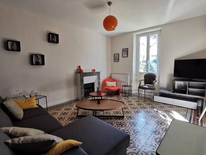 Location de vacances pour 6 personnes, avec jardin ainsi que vue et piscine à Laurède - 3