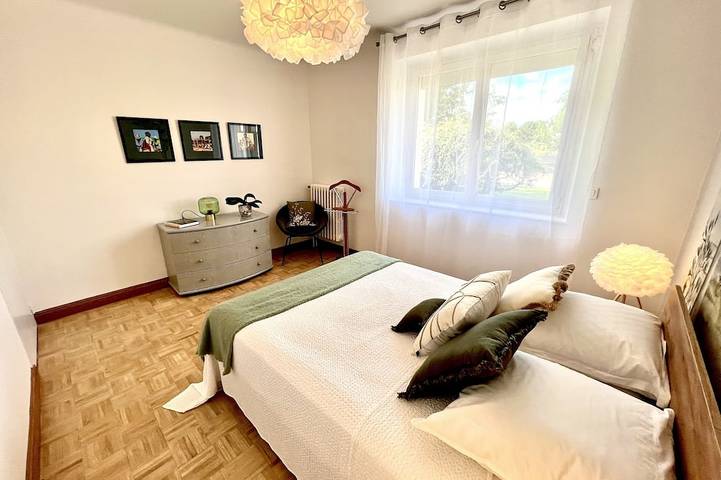 Location de vacances pour 8 personnes, avec jardin et terrasse à Baye - 4