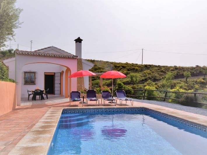 Cottage for 6 people, with garden and terrace as well as pool, child-friendly - 1