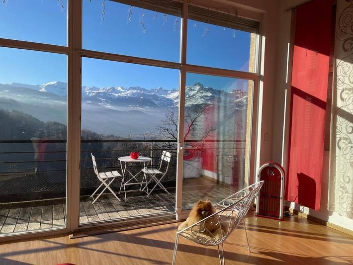 Appartement de vacances pour 6 personnes, avec vue sur le lac ainsi que balcon et vue, adapté aux familles