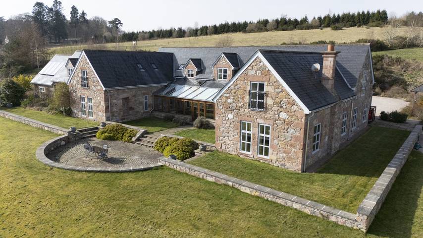 Cottage for 16 people, with garden, with pets in Moray Firth