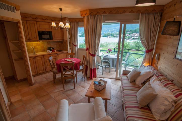 Gîte pour 4 personnes, avec Balcon et Vue sur le lac sur le Lac d'Annecy