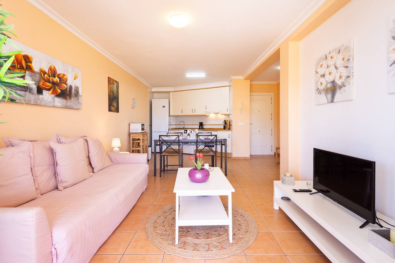 Apartamento entero, Apartamento 'Junto al Mar Isabel' con terraza, piscina compartida y Wi-Fi in La Tejita, Granadilla de Abona
