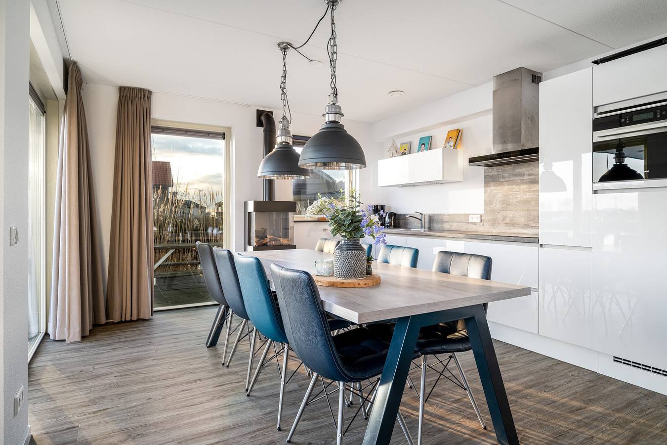 Tusken de Marren — Sneekermeer 8p. in Akkrum, Friesland