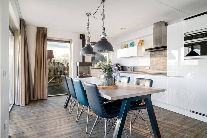 Ferienhaus für 8 Personen, mit Balkon/Terrasse und Terrasse sowie Garten in Friesland - 4