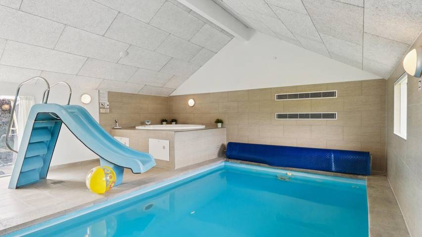 Ferienhaus für 14 Personen, mit Terrasse und Garten sowie Sauna in Ahl Strand