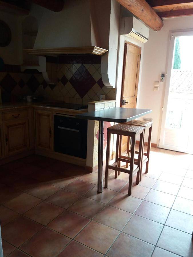 Gîte pour 4 personnes, avec Balcon à Vergèze - 2