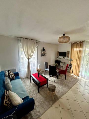 Gîte pour 5 personnes, avec vue et jardin à Pontault-Combault