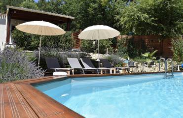 Gîte pour 4 personnes, avec jardin ainsi que terrasse et piscine dans les Alpes-de-Haute-Provence