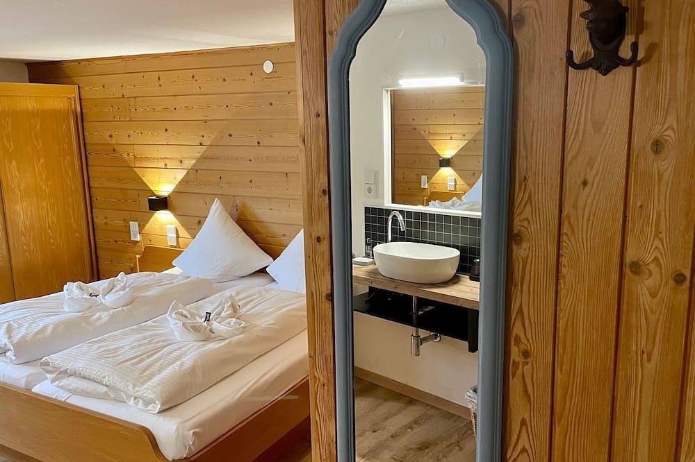 Doppelzimmer - Gästehaus Holl - Sommerbergbahnen inklusive in Schattwald, Allgäuer Alpen (Österreich)