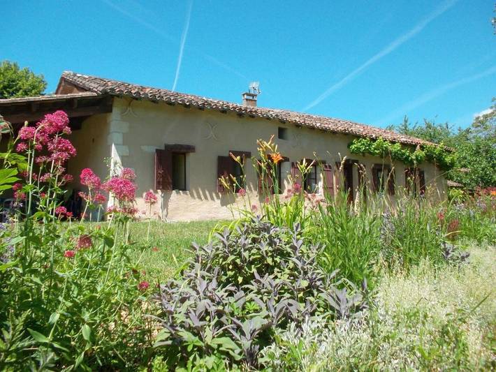 Location de vacances pour 9 personnes, avec vue et jardin à Sorges - 2