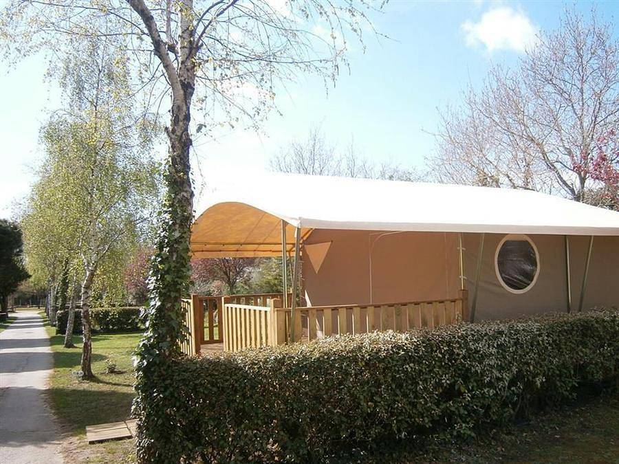 Camping de Kerabus - Bungalow toilé 5 personnes - Bungalow toilé Canada / Lodge - terrasse couverte in Carnac, Côte des Mégalithes