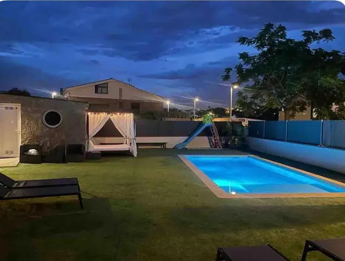 Casa de vacaciones para 6 personas, con jardín y piscina además de sauna y vistas - 1