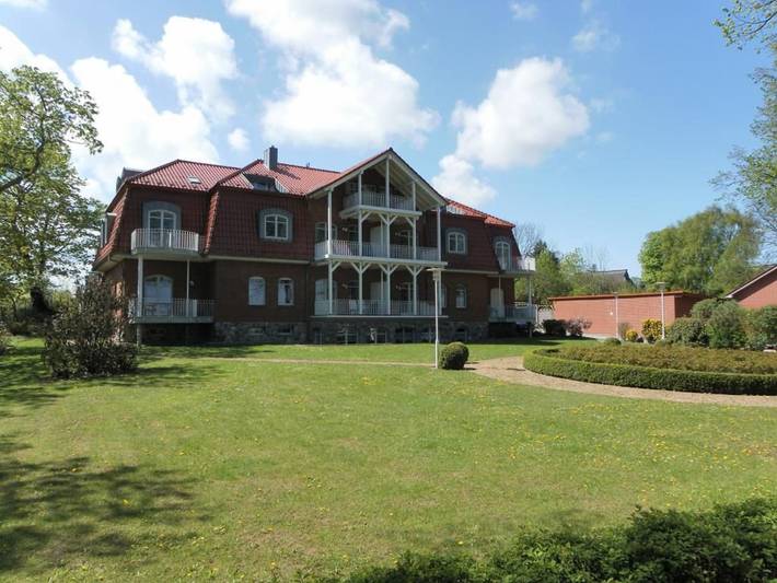 Ferienwohnung für 4 Personen, mit Balkon und Terrasse sowie Garten in Boltenhagen