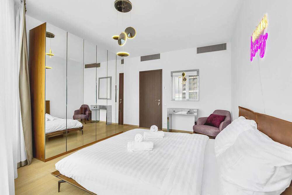 Entire apartment, Skypark's Modern Suite in Bratislava, Bratislava region