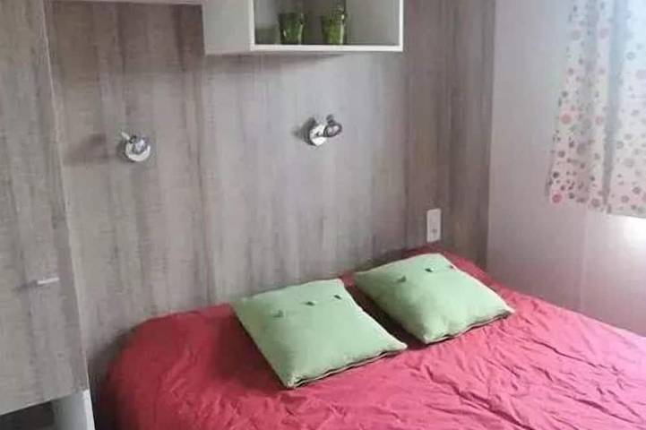 Gîte pour 6 personnes, avec piscine et terrasse à Sainte-Catherine-de-Fierbois - 2