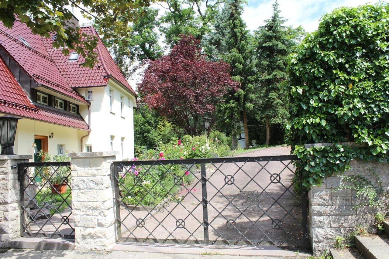 Ganze Wohnung, Ferienwohnung in herrlicher Lage in Bad Urach, Albsteig Etappe 9