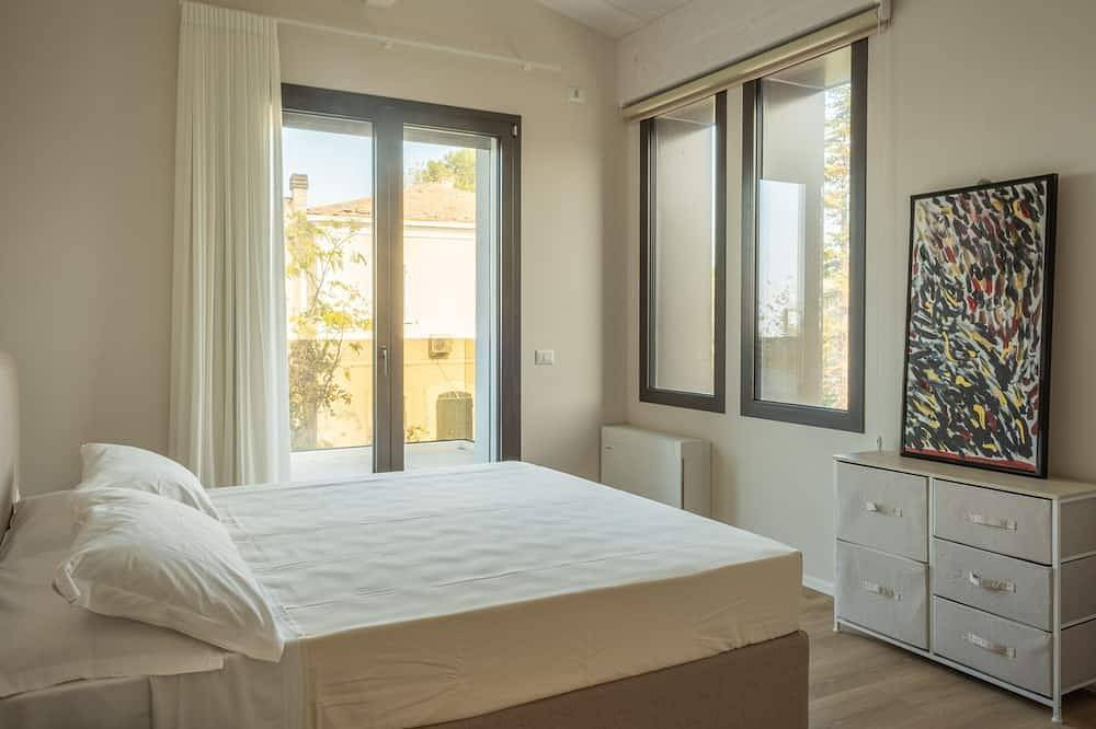 Onda 8, Emma Villas - Four Bedroom Villa, Sleeps 8 in Misano Adriatico, Rimini Province