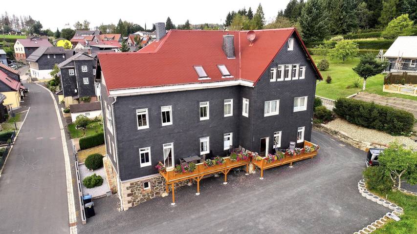 Ferienwohnung für 2 Personen, mit Balkon/Terrasse und Terrasse sowie Garten in Sonneberg