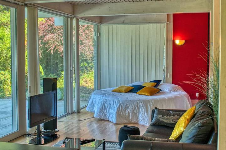 Location de vacances pour 8 personnes, avec jacuzzi et jardin ainsi que sauna et balcon, animaux acceptés à Rumilly - 3