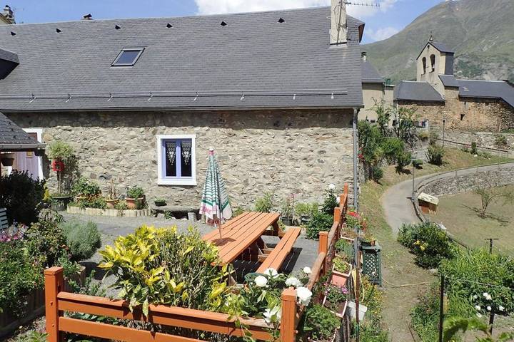 Gîte pour 3 personnes, avec vue ainsi que terrasse et jardin à Grust - 4