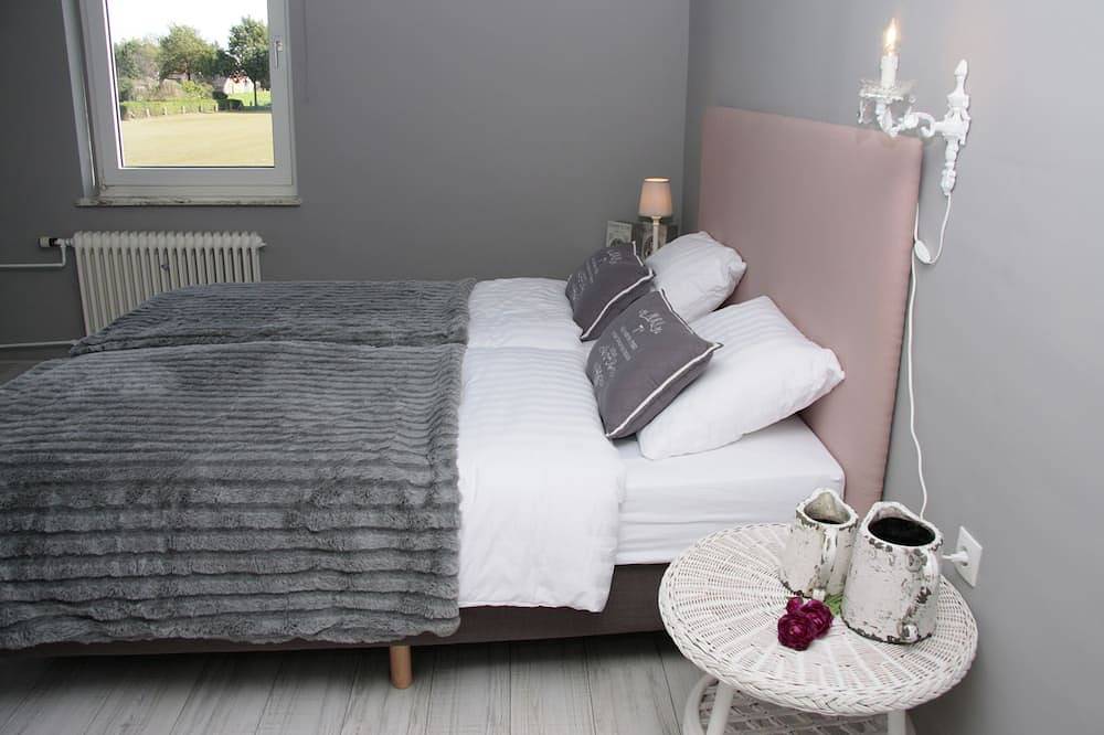 Ferienhaus Xxl für 24 Pers mit Kino, Wellness, Bar, 12 Schlaf- und 10 Badezr in Backemoor, Rhauderfehn
