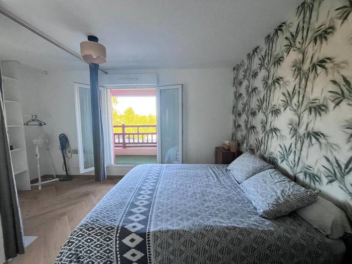 Appartement de vacances pour 2 personnes, avec vue ainsi que terrasse et jardin