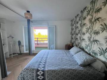 Gîte pour 2 personnes, avec terrasse et jardin à Biganos