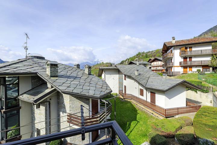 Hel lägenhet, Le Foyer – Relax in Val d’Ayas with a Mountain-View Balcony in Tillly (Challand-Saint-Anselme), Challand-Saint-Anselme