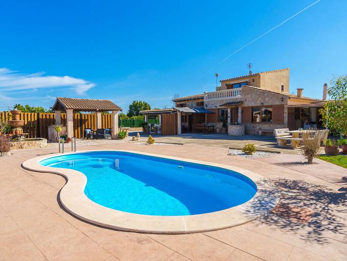 Casa rural para 6 personas, con jardín en Selva (Mallorca)