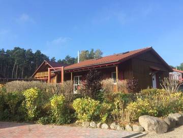 Ferienhaus für 6 Personen, mit Seeblick und Garten sowie Terrasse, mit Haustier in Jabel