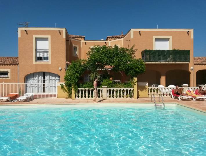 Gîte pour 8 personnes, avec Terrasse ainsi que Jardin et Piscine dans Plage des Ayguades
